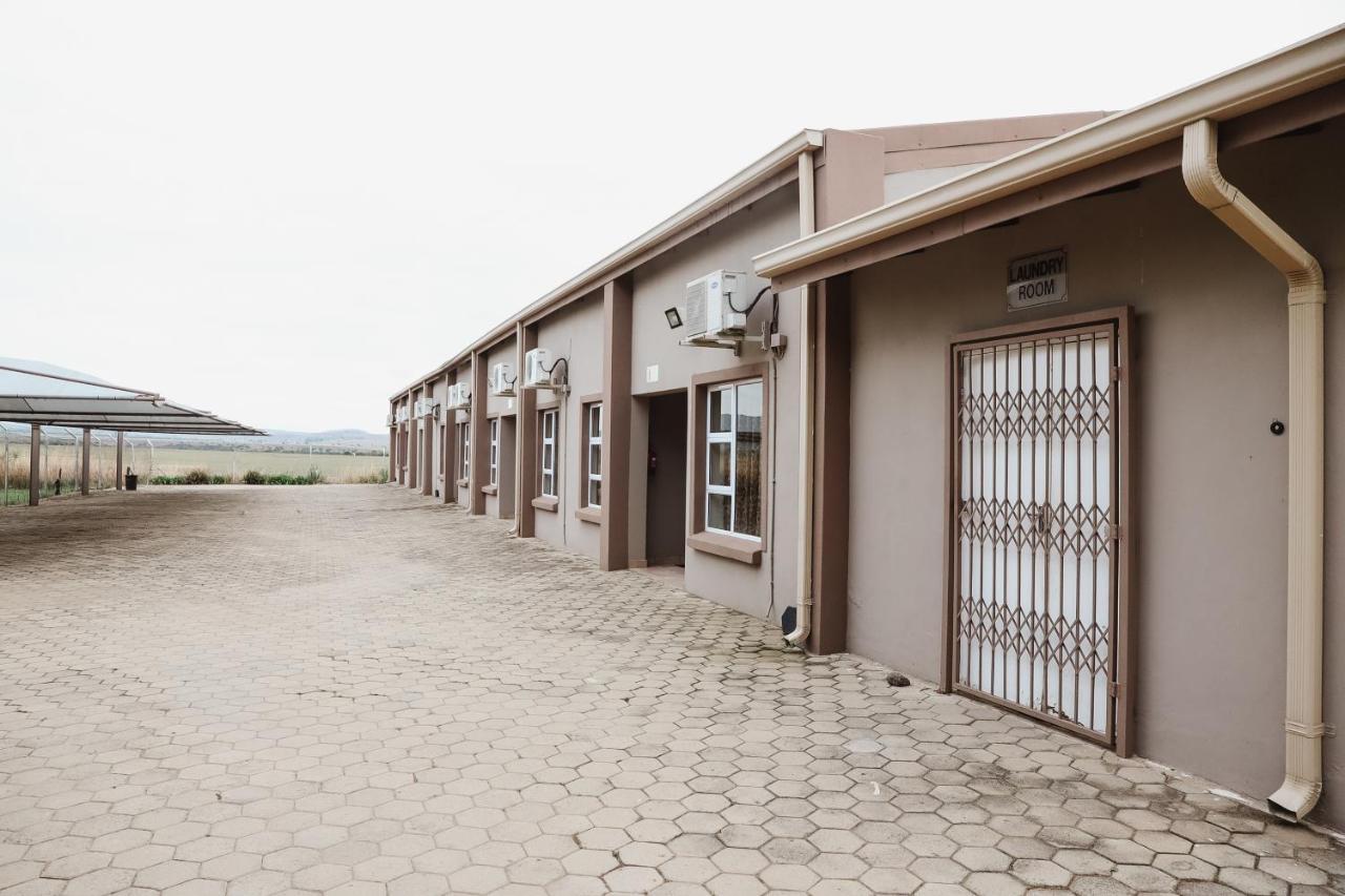 Ladysmith Motel Exterior photo